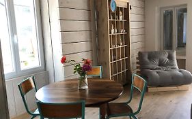 Comme Chez Soi
